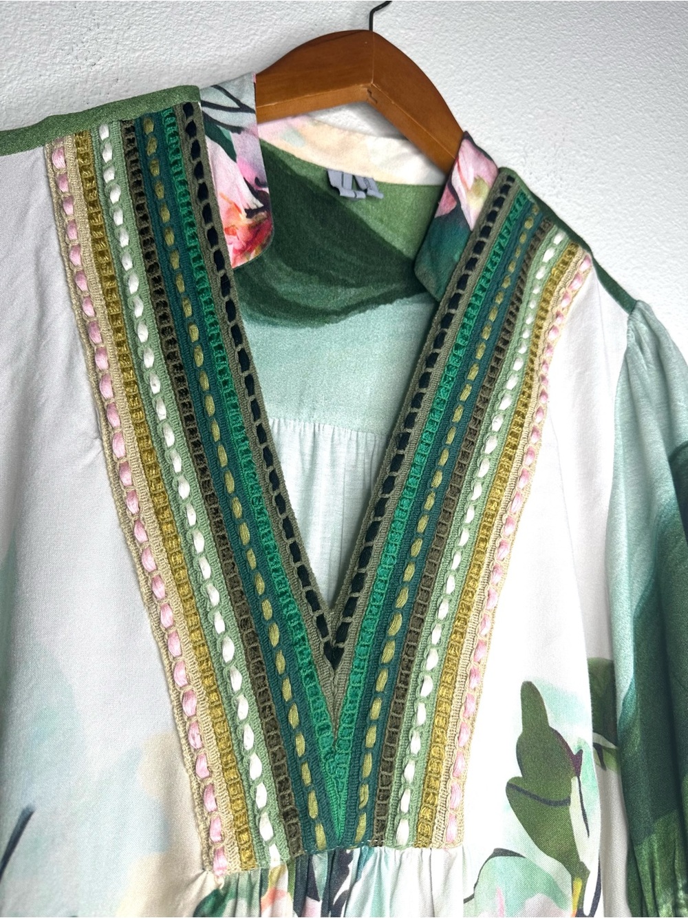 Anthropologie BI'Nk London Stephanie Top M Floral Embroidered Boho Tunic V-Neck - Picture 3 of 12